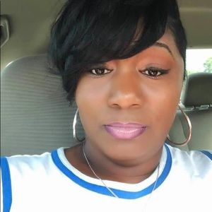 Meet your Posher, Latoya